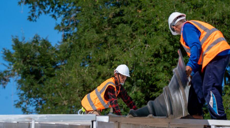 Professional gutter cleaning in Spirit Lake, IA